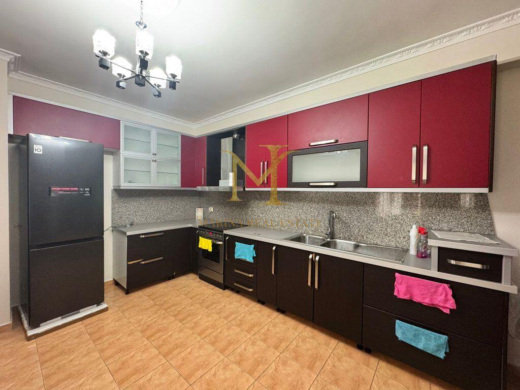 Jepet me qera apartament 1+1 ne Plazh Iiria,Durres.