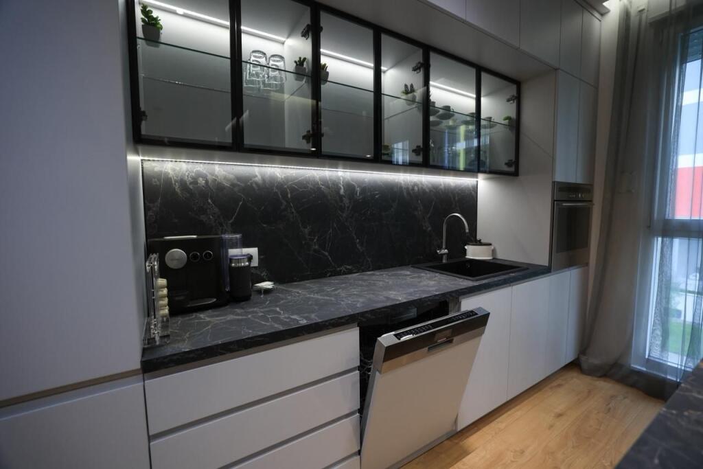 🏡 Affittasi – Appartamento 2+1+2 nel Complesso Univers City