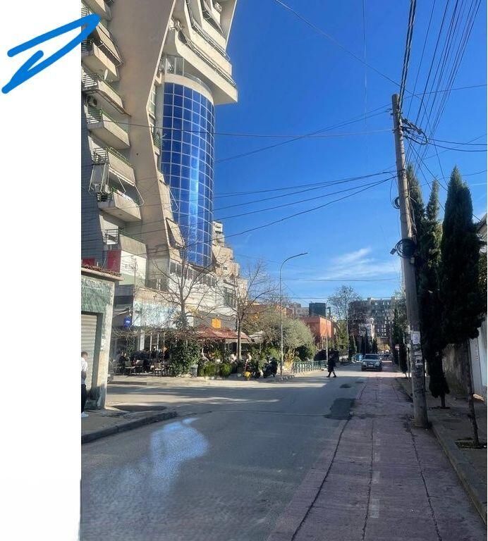 Shitet dyqan buze rruge te Shkolla Partizani 133,350 €