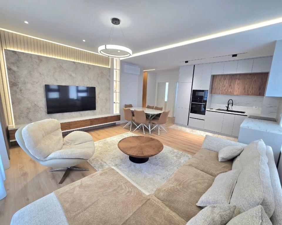 2+1+2+🅿️📍Via Jordan Misja 📌1000€