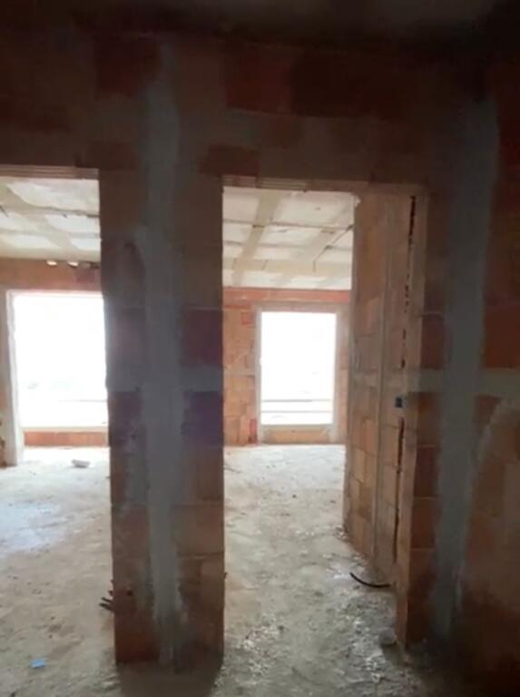 Shitet 2+1 Kamez okazion tek Ulliri