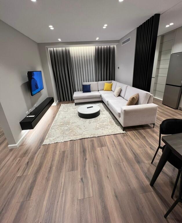 Jepet me qera 2+1 te ish fusha e aviacionit