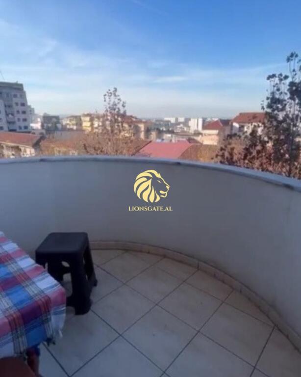 🏢 APARTAMENT ME QIRA – PRANË QSUT