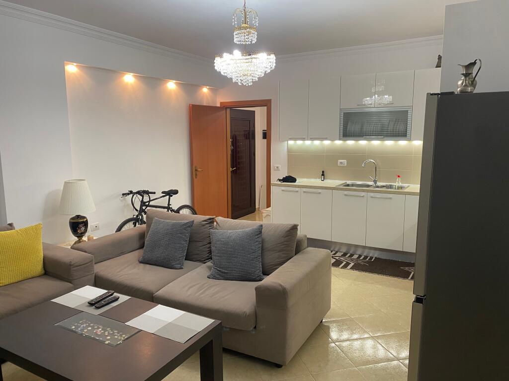 Apartament per qera 2+1 tek Fresku