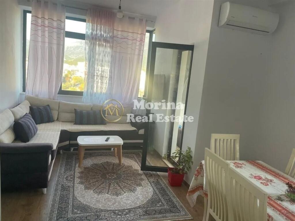 Affitto | Appartamento 2 + 2 | Zona: Xhamllik | 700 €/mese