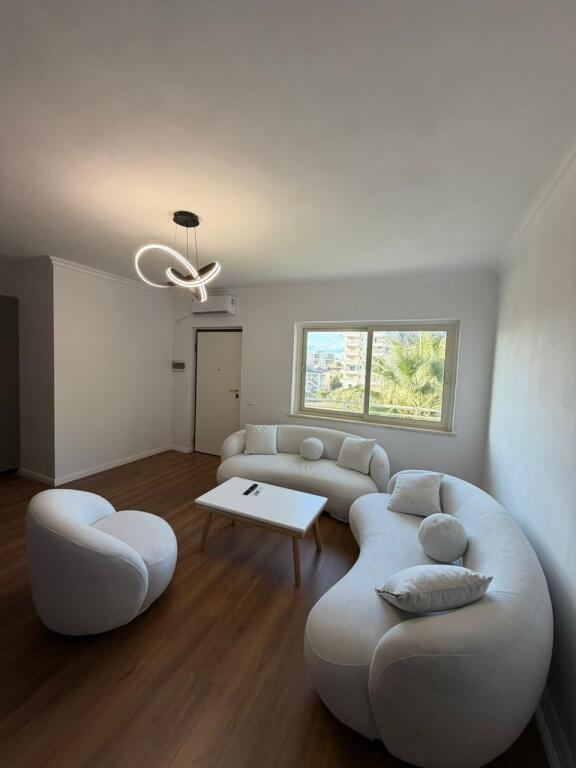 🏡 Shitet Apartament 2+1 me Verandë | Pamje Deti | Shkëmbi i Kavajës