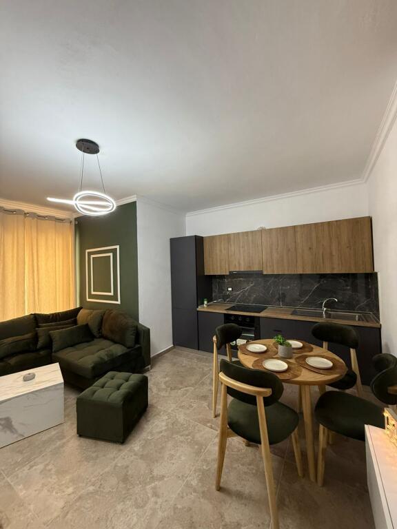 Shitet Apartament 1+1 me Depo dhe Parkim – Shkëmbi i Kavajës