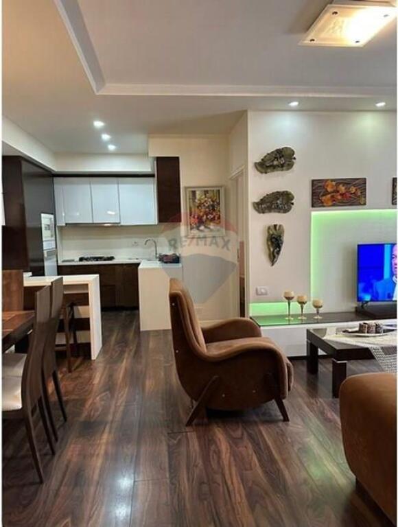 Apartment 3+1+1 Parking Space for Rent at the Complex Contact
