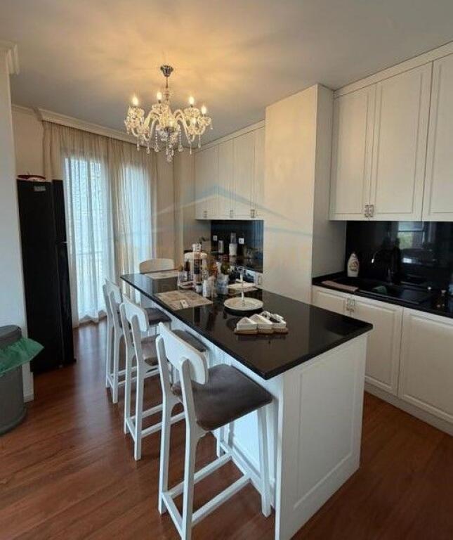 For sale, Apartment 3+1+2+2 Parking Spaces, Elbasan Street, Tirana