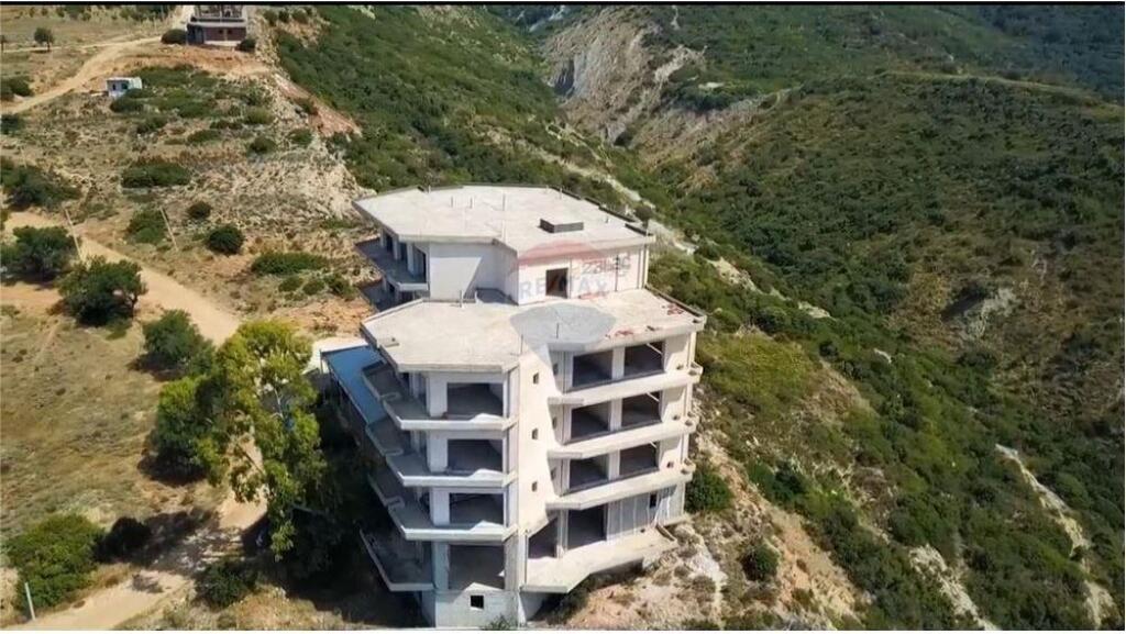 HOTEL NË SHITJE, RADHIMË, VLORË