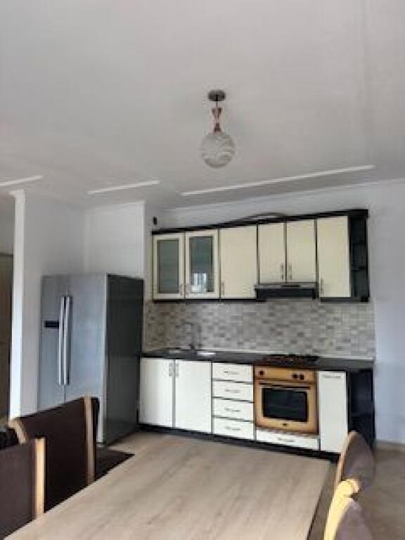 Apartament 2+2+parkim te rruge burgut me 550€