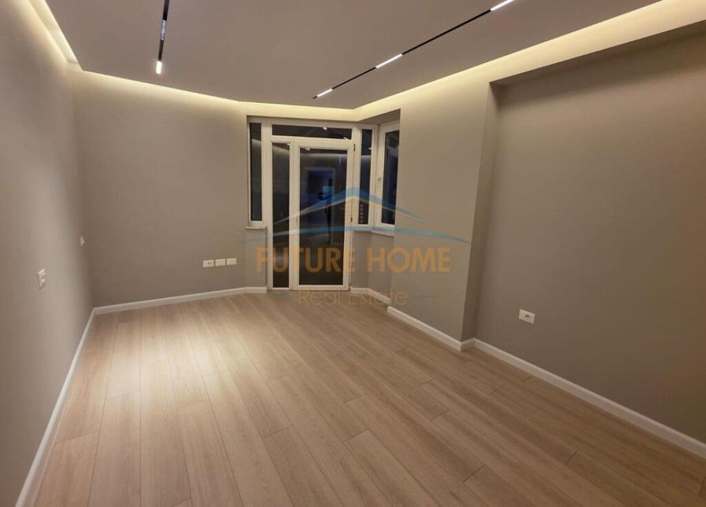 Shitet, Apartament 2+1+2, pranë në Ish Ekspozita, Tiranë