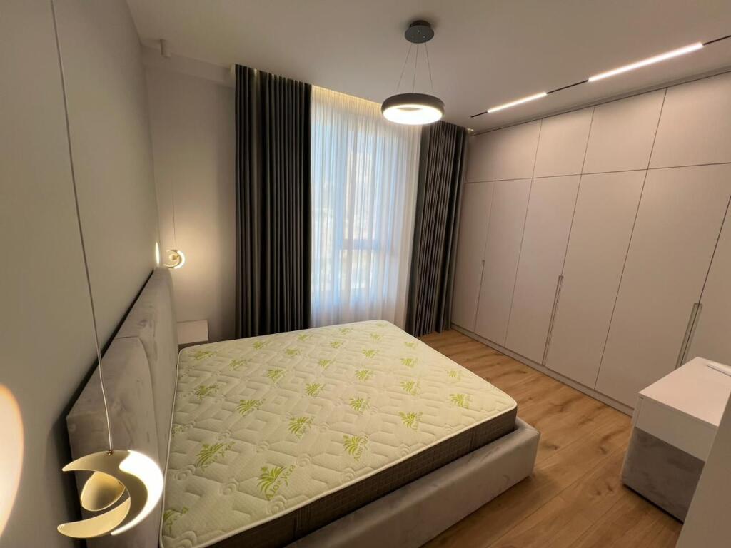 APARTAMENT 2+1 ME POST PARKIMI PER QERA TEK BULEVARDI RI!