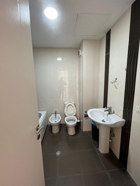 Apartament 1+1, 21 Dhejtori!