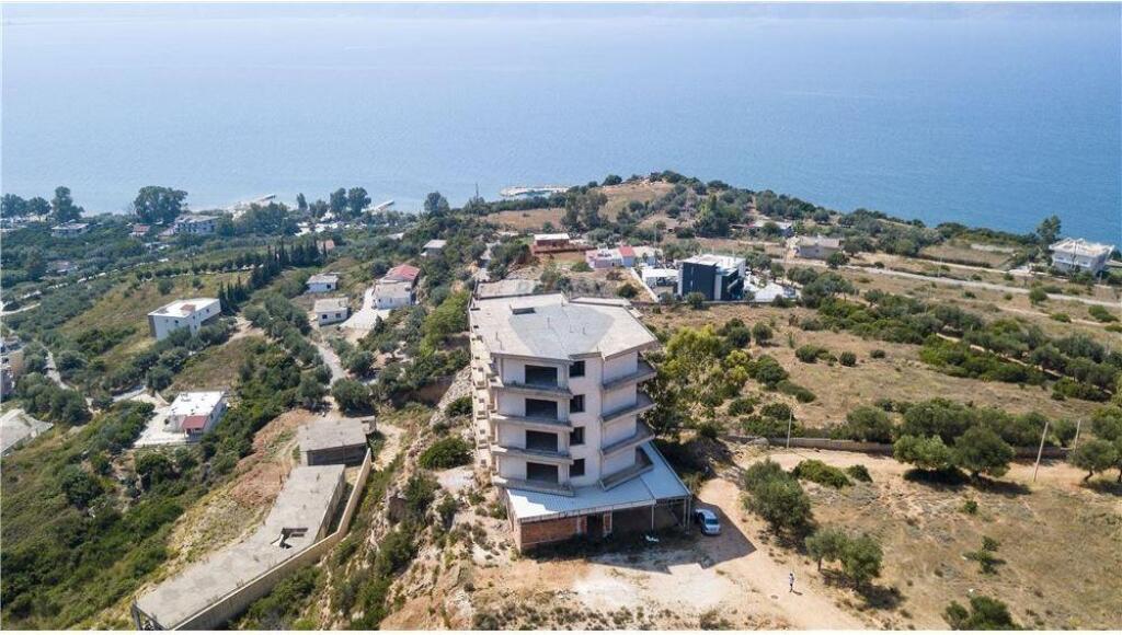 HOTEL NË SHITJE, RADHIMË, VLORË