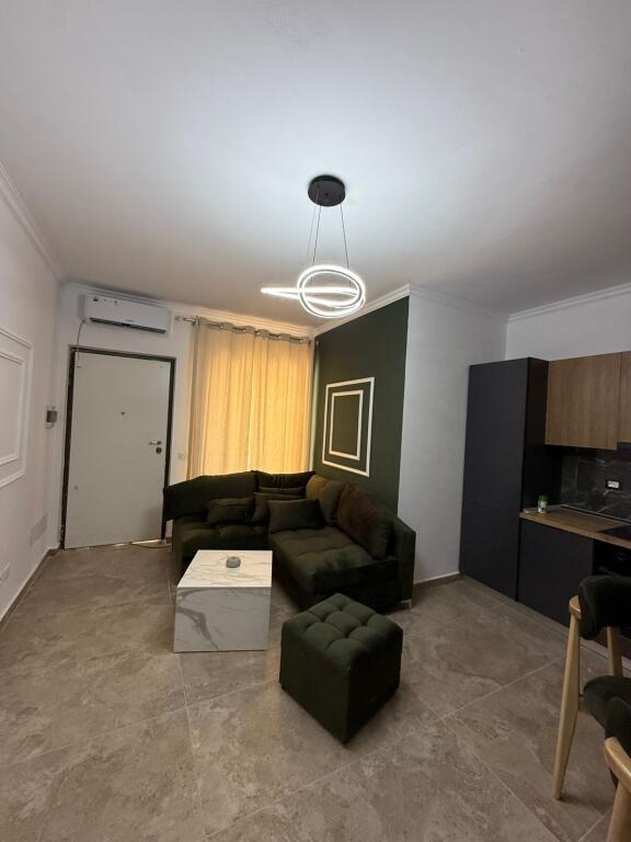 Shitet Apartament 1+1 me Depo dhe Parkim – Shkëmbi i Kavajës