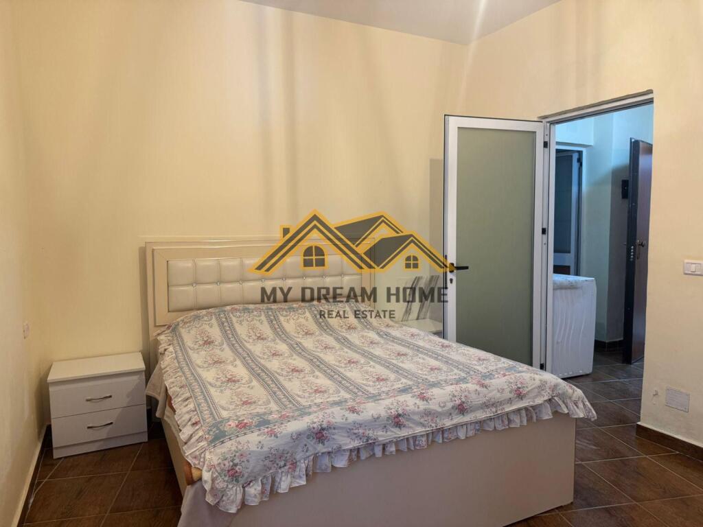 AFFITTASI APPARTAMENTO PRESSO IL PALAZZO KAMELIA