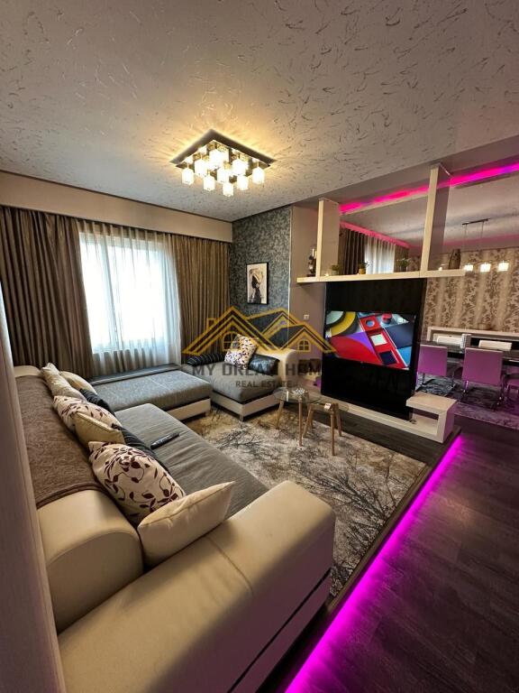 SHITET SUPER APARTAMENT 1+1 PRAN VILA KORAL PLAZHE DURRES!