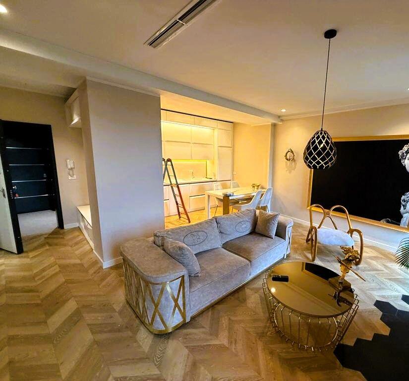 Appartamento di lusso 1+1 + Posto Auto a Park Gate! Via Elbasanit