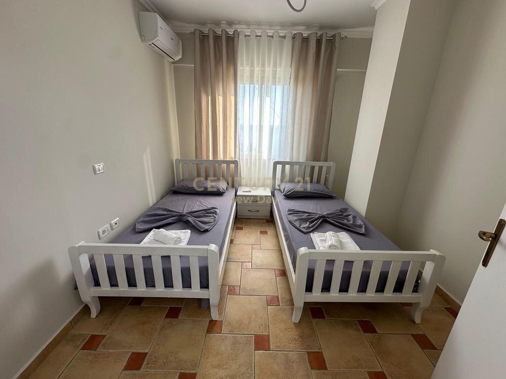 Jepet me Qira Apartament 2+1+2T në Plazh, Durrës - 500€ | 90 m²