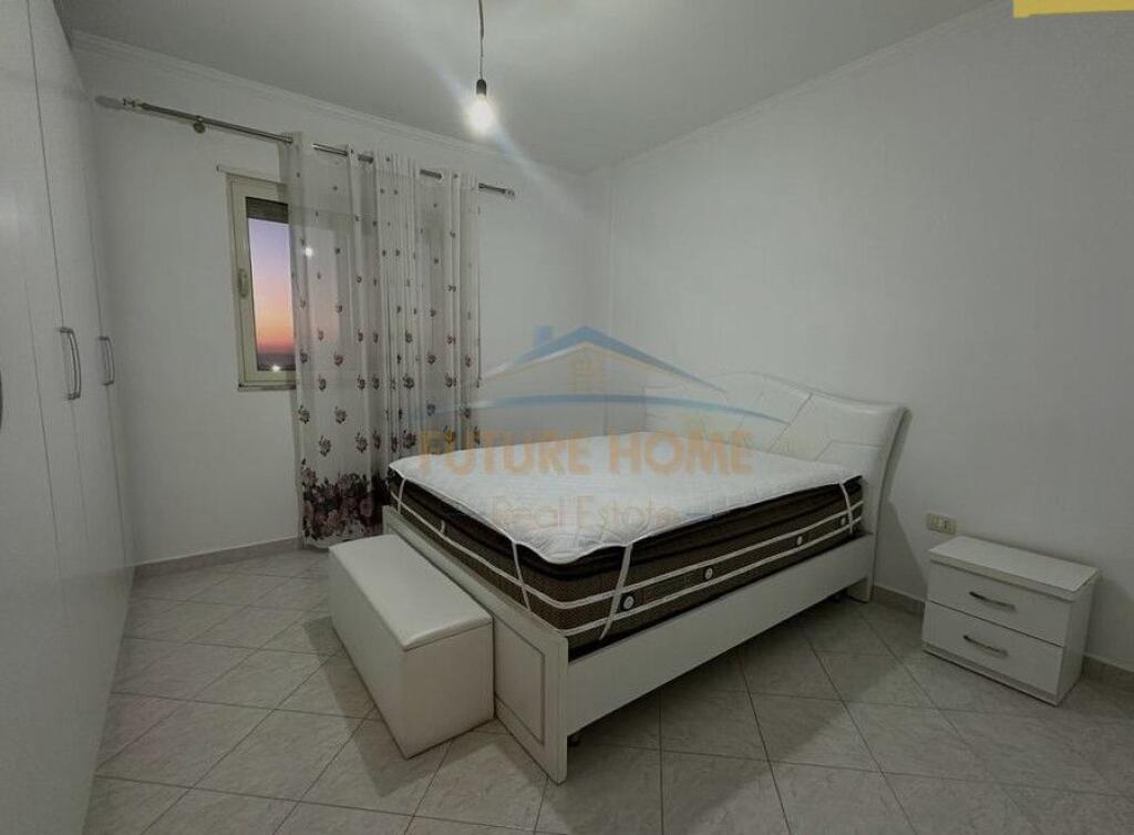 Shitet, Apartament 2+1 – Fresk