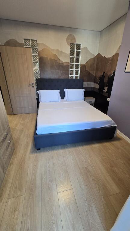 APARTAMENT ME QERA 2+1 QENDER PRANE TAIWAN 1.600 EURO