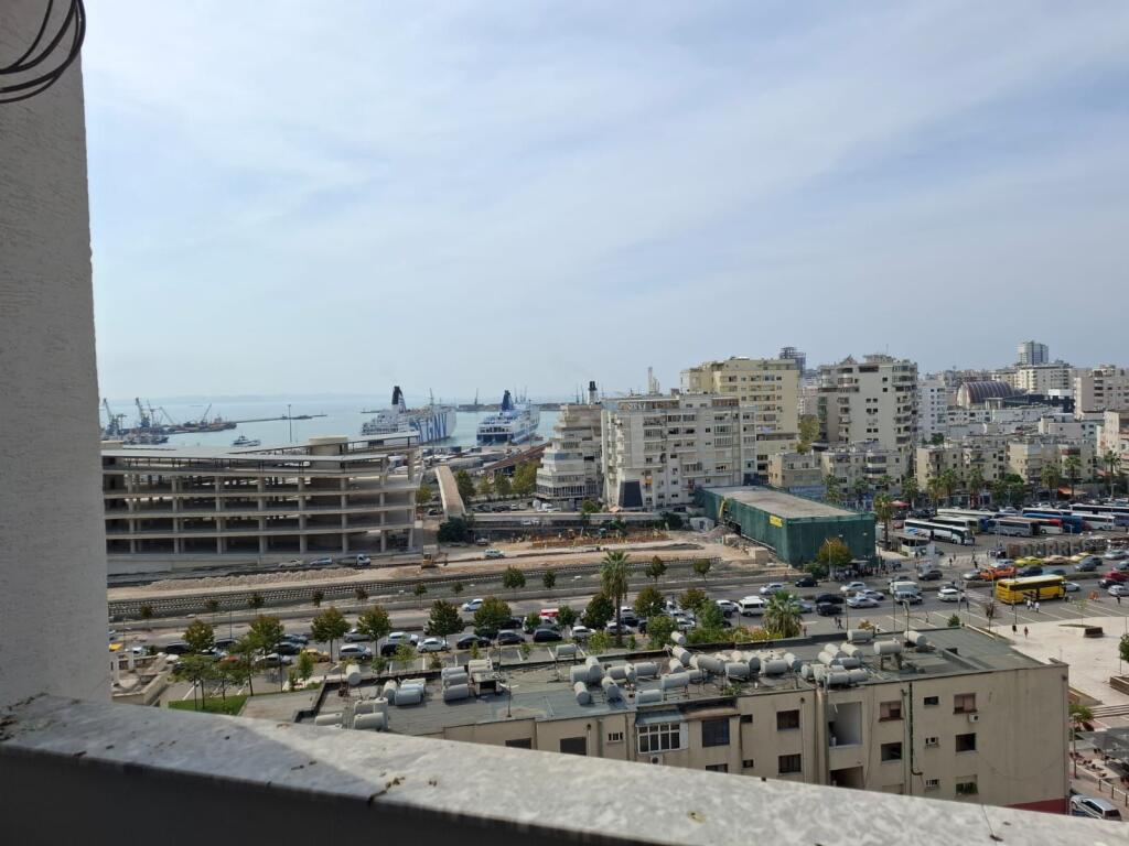 Shitet Apartament 2+1