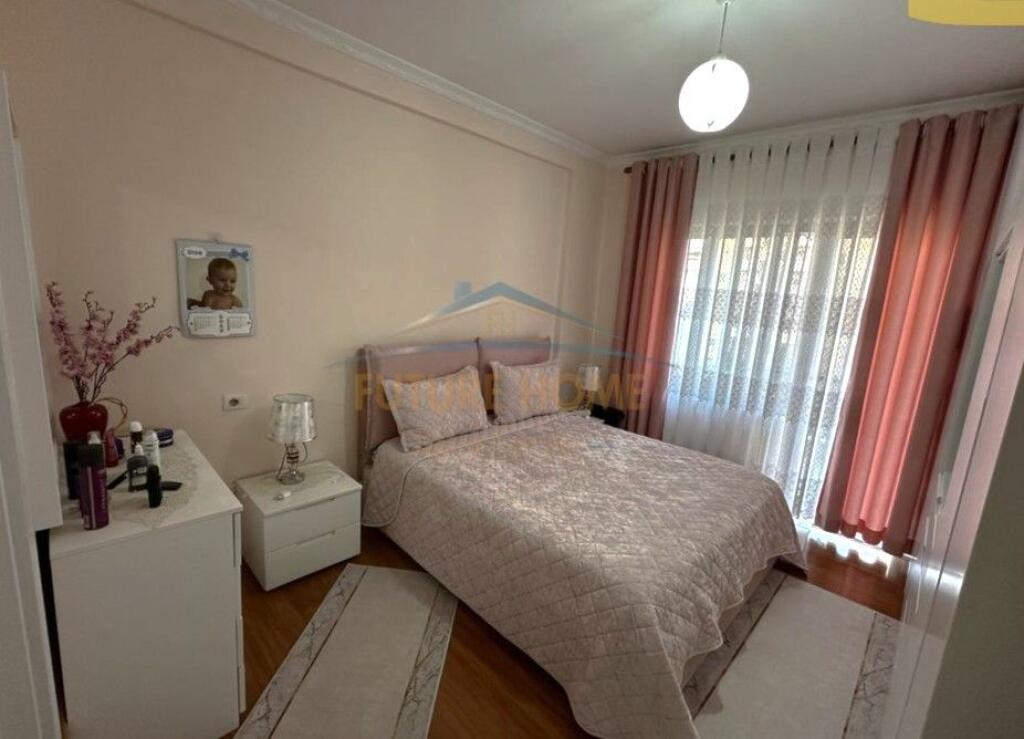 Shitet, Apartament 2+1+2 – Pallatet Romario, Astir