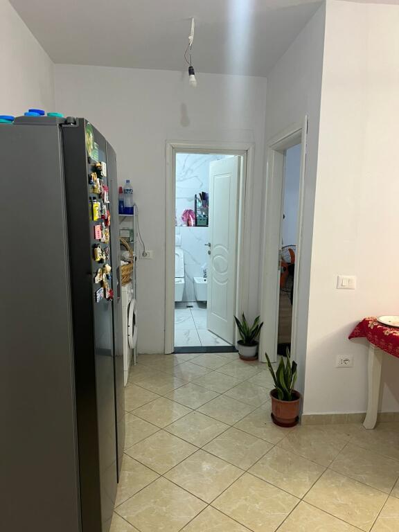 Shitet apartament 2+1+bllk —- 1100€/m2