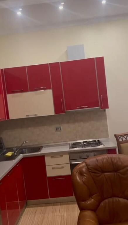 🏠 Apartament 1+1 me Qira – 21 Dhjetori (pas Square / pas Mesdhetarit)