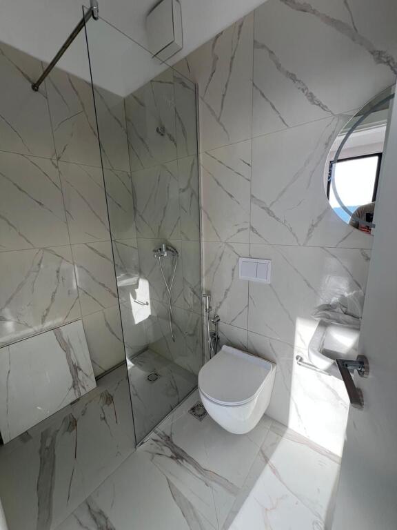 Ambient per zyra tek Mine Peza