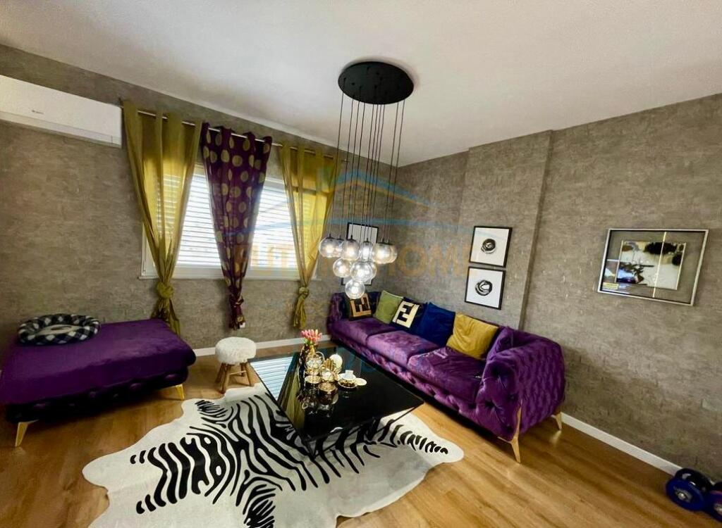 Qera, Apartament 2+1+2, Stadiumi Dinamo, Tiranë.