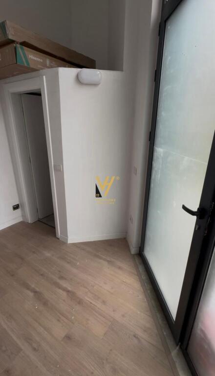 JEPET AMBIENT 16 M2 ME QERA TE BLLOKU I AMBASADAVE 250 EURO