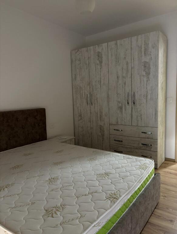 APARTAMENT ME QERA 1+1 QYTET STUDENTI 52.000 LEKE