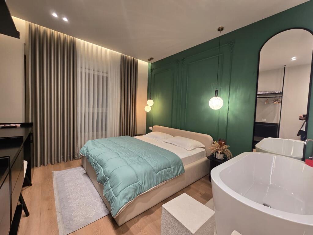 Shitet Apartament / Studio Ne Ali Dem