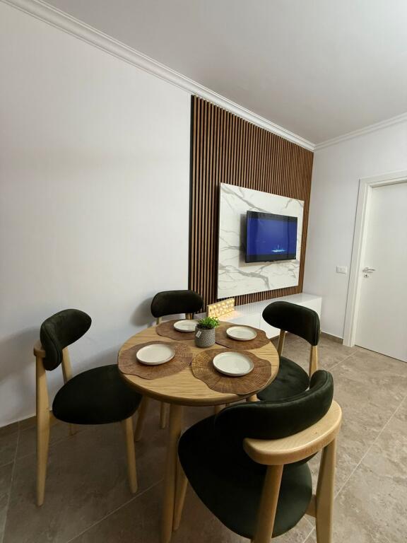 Shitet Apartament 1+1 me Depo dhe Parkim – Shkëmbi i Kavajës