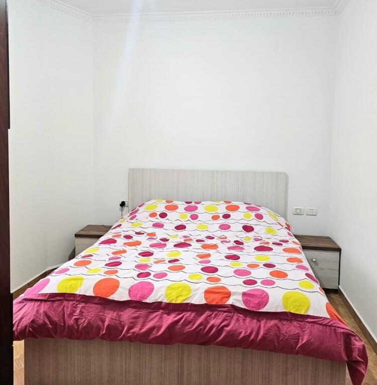 Jepet me qera apartament 2+1 Fresk!
