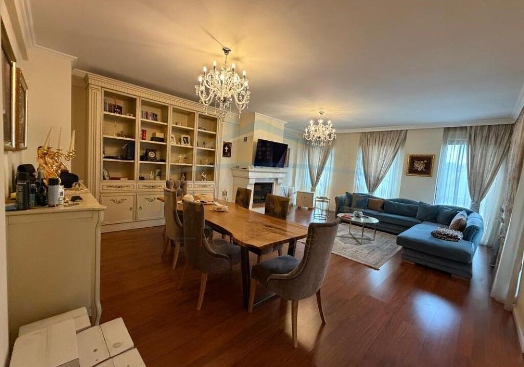 For sale, Apartment 3+1+2+2 Parking Spaces, Elbasan Street, Tirana