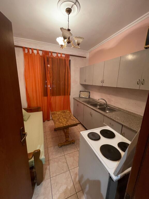 Affittasi appartamento 2+1+locale cucina separata al Bulevardi i Ri