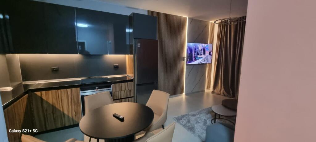 jepet me qira apartament 1+1 plus postparkim