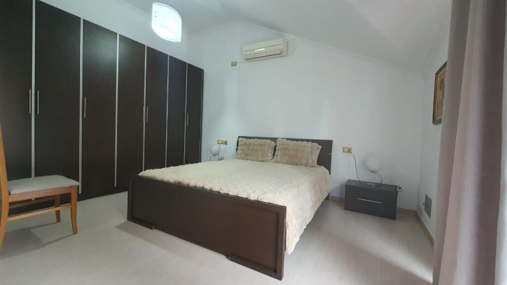 Appartamento 3+1 in affitto a Komuna Parisit