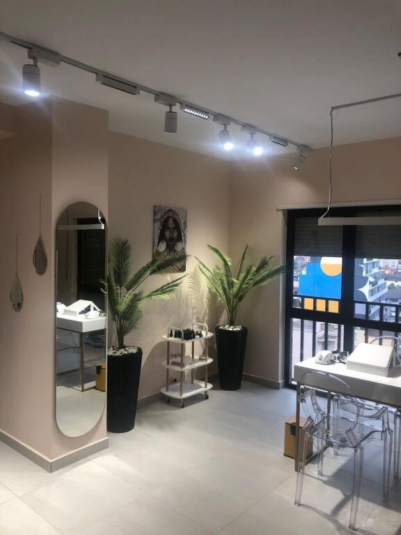 🏡 Shitet Apartament 3+1+2 pranë Vilës Gold – Ndërtim i Ri