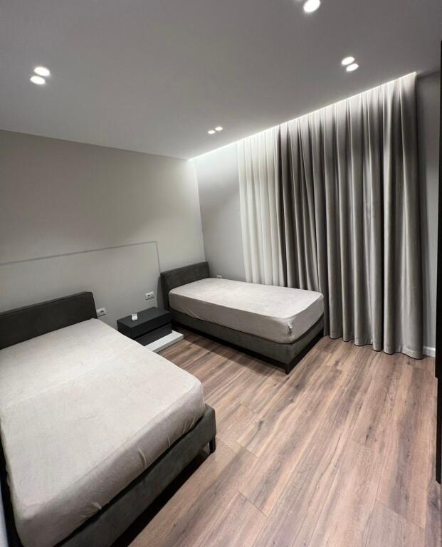 Jepet me qera 2+1 te ish fusha e aviacionit