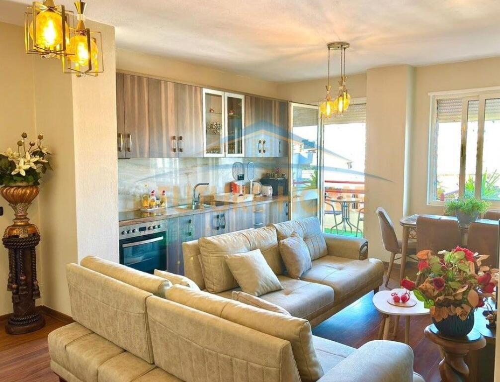 Shitet, Apartament 1+1, Golem.