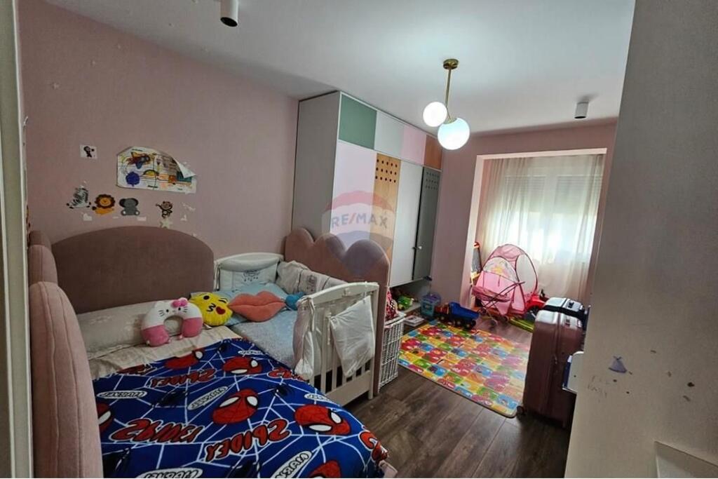 Apartament per shitje 3+1+2 tek Rruga e Kavajes