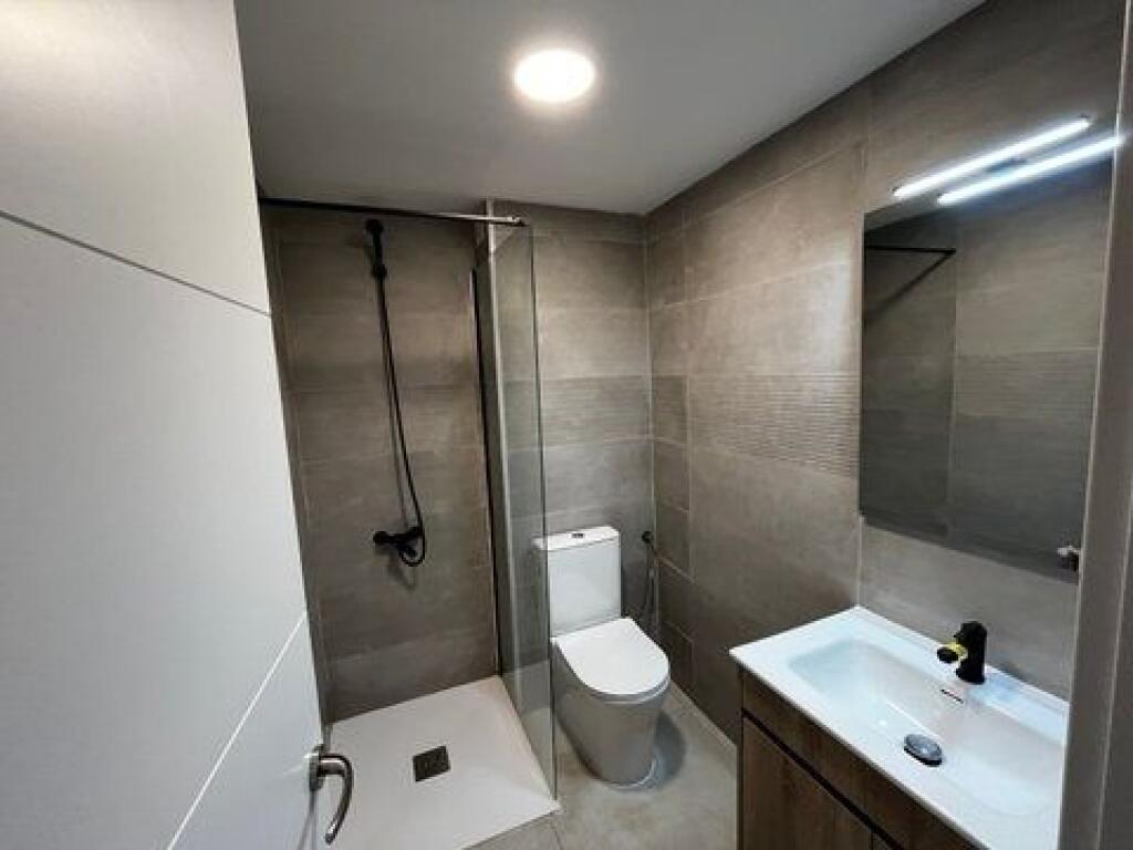 Apartament Me Qera 1+1 Ne Astir (ID B2101376) Tirane