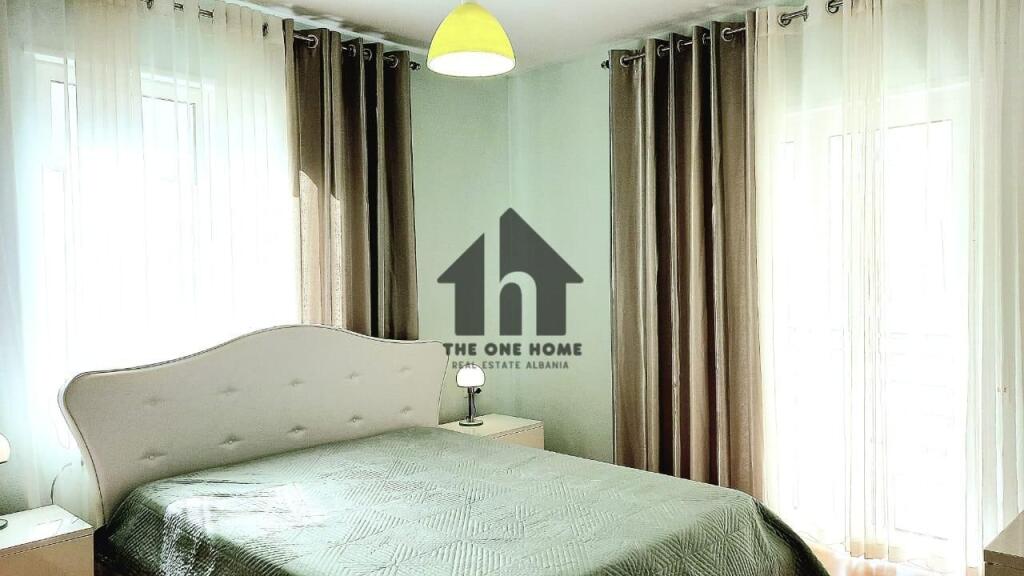 Ap.Qera 2+1+2 Kopshti Zologjik. Pallat ri  