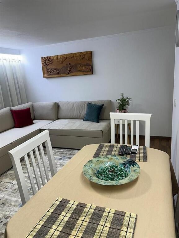 JEPET ME QIRA 1+1 ASTIR 60.000 LEKE