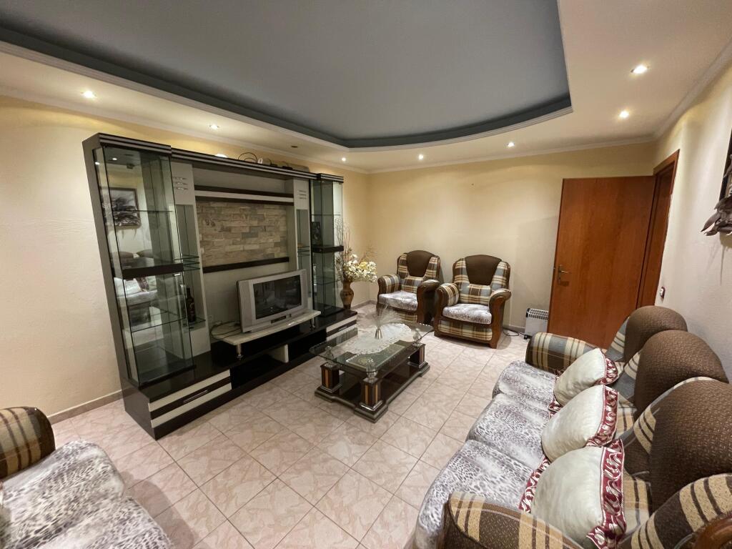 Affittasi appartamento 2+1+locale cucina separata al Bulevardi i Ri