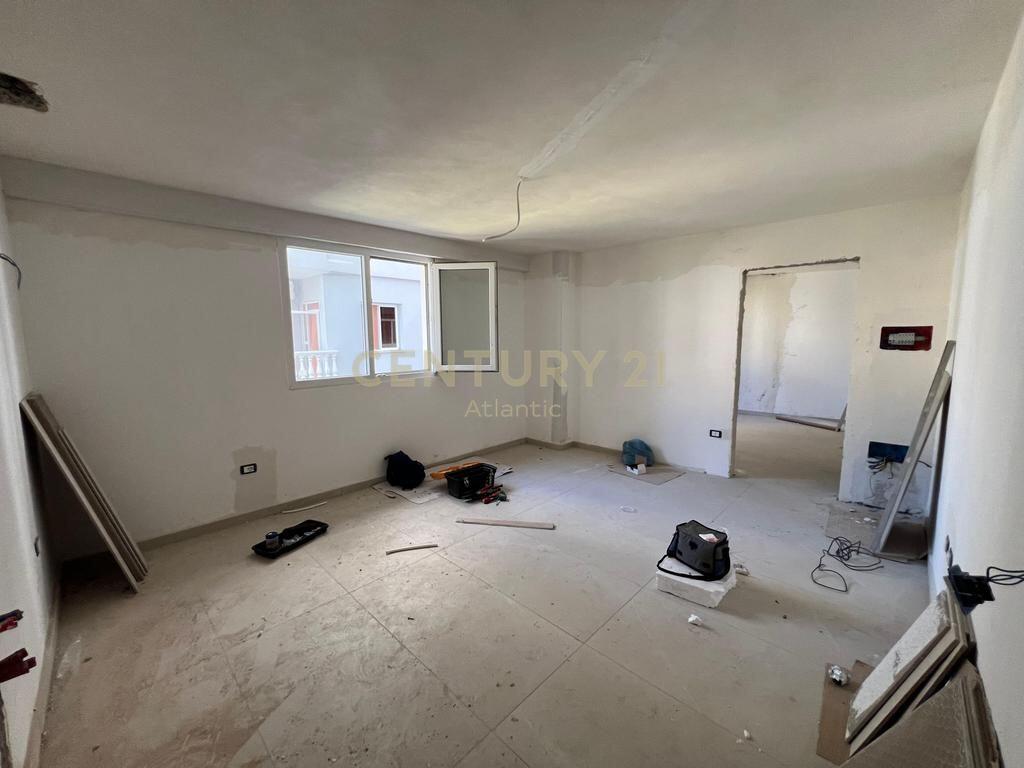 SHITET APARTAMENT 1+1 NE GOLEM 66.000 €, NDERTIM I RI , I PERFUNDUAR !